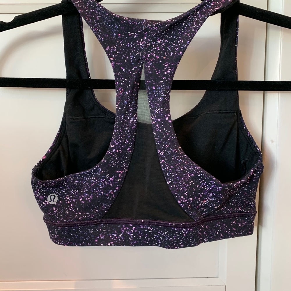 Lululemon sports bra size 4